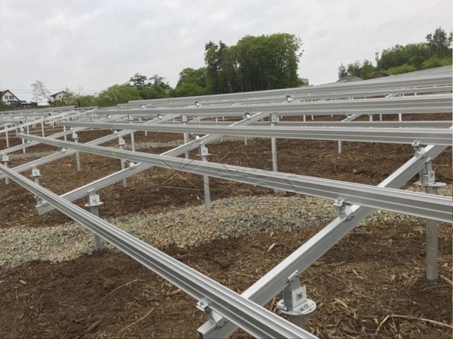 Pemasangan Tiang Panel Suria